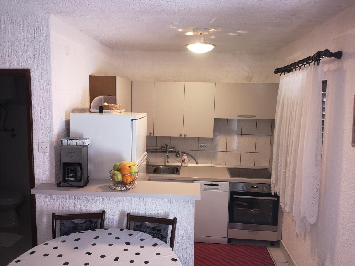 Holiday House Tara วีร์ ภายนอก รูปภาพ