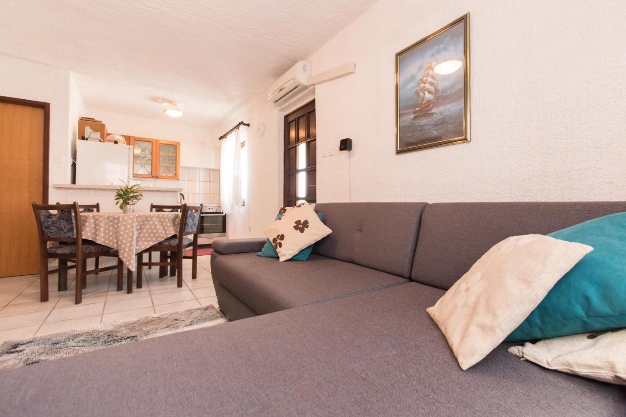 Holiday House Tara วีร์ ภายนอก รูปภาพ