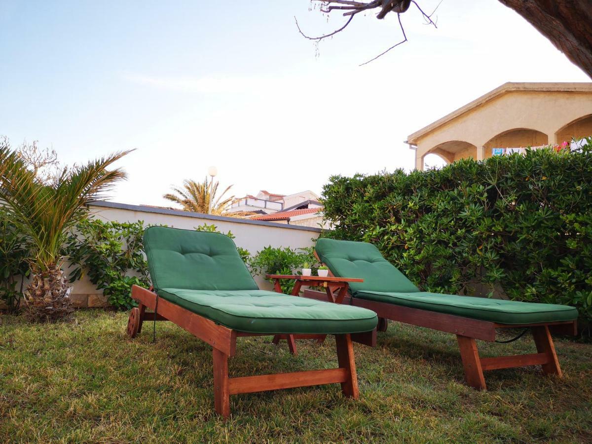 Holiday House Tara วีร์ ภายนอก รูปภาพ